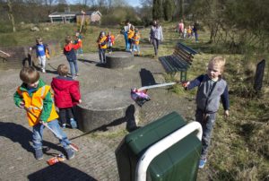Zdjęcie: uczniowie polskiej szkoły Amersfoort podczas poprzedniej akcji sprzątania